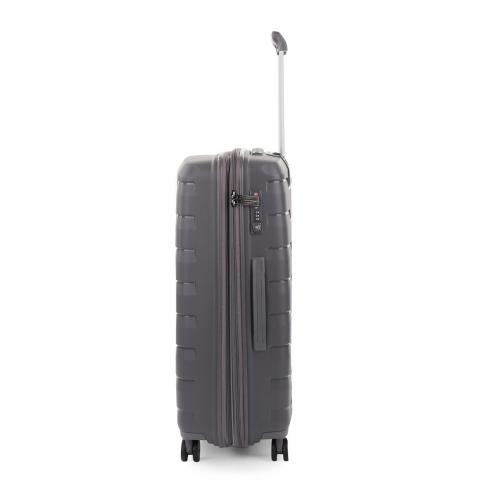 Medium Luggage 