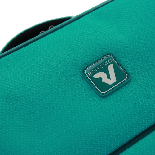 Medium Luggage 