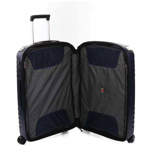 Medium Luggage 