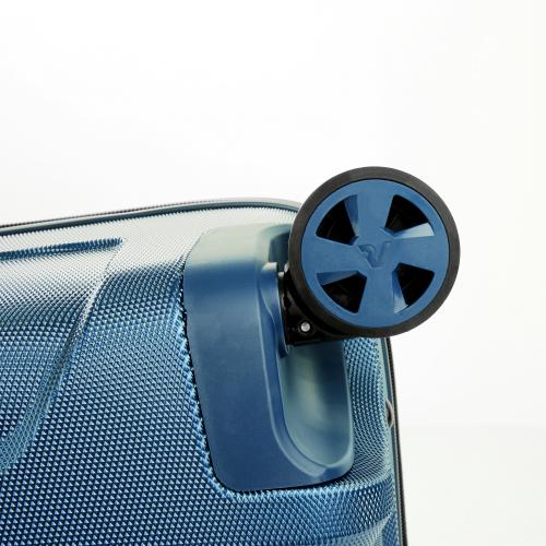 Medium Luggage 