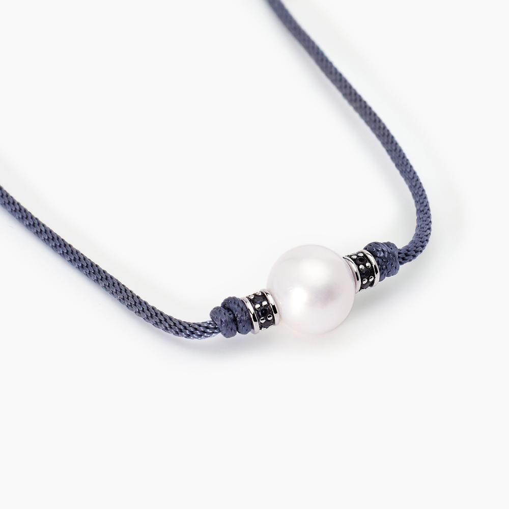 Collana in argento con cordino blu e perla bianca