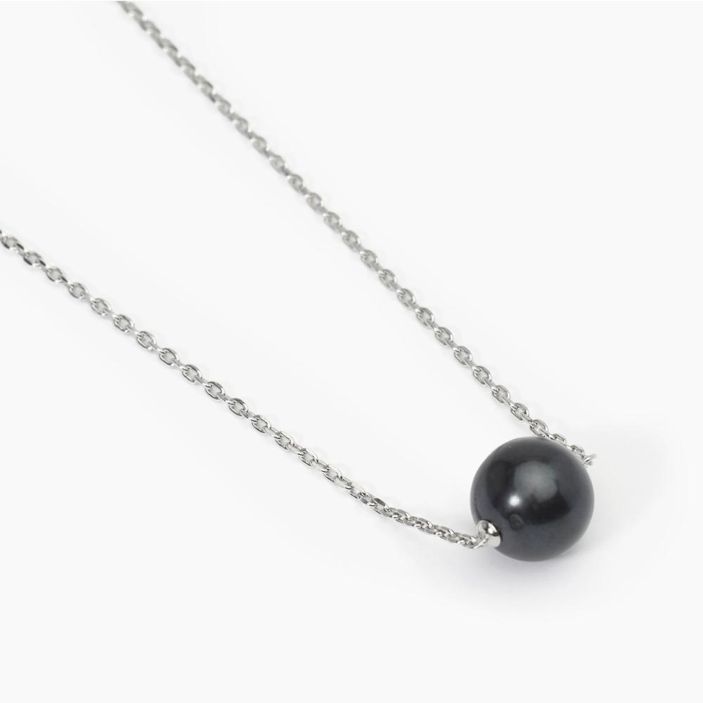 Collana in argento con perla nera