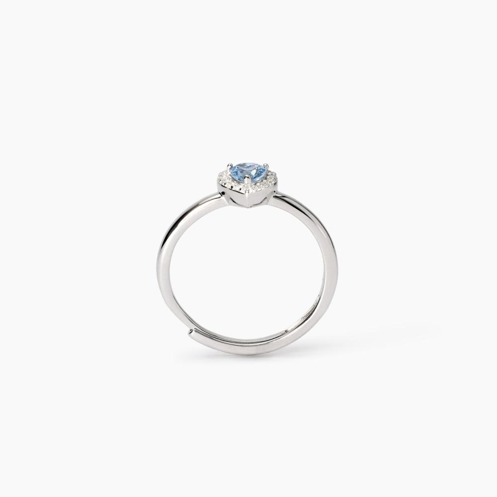 Anello con acquamarina sintetica