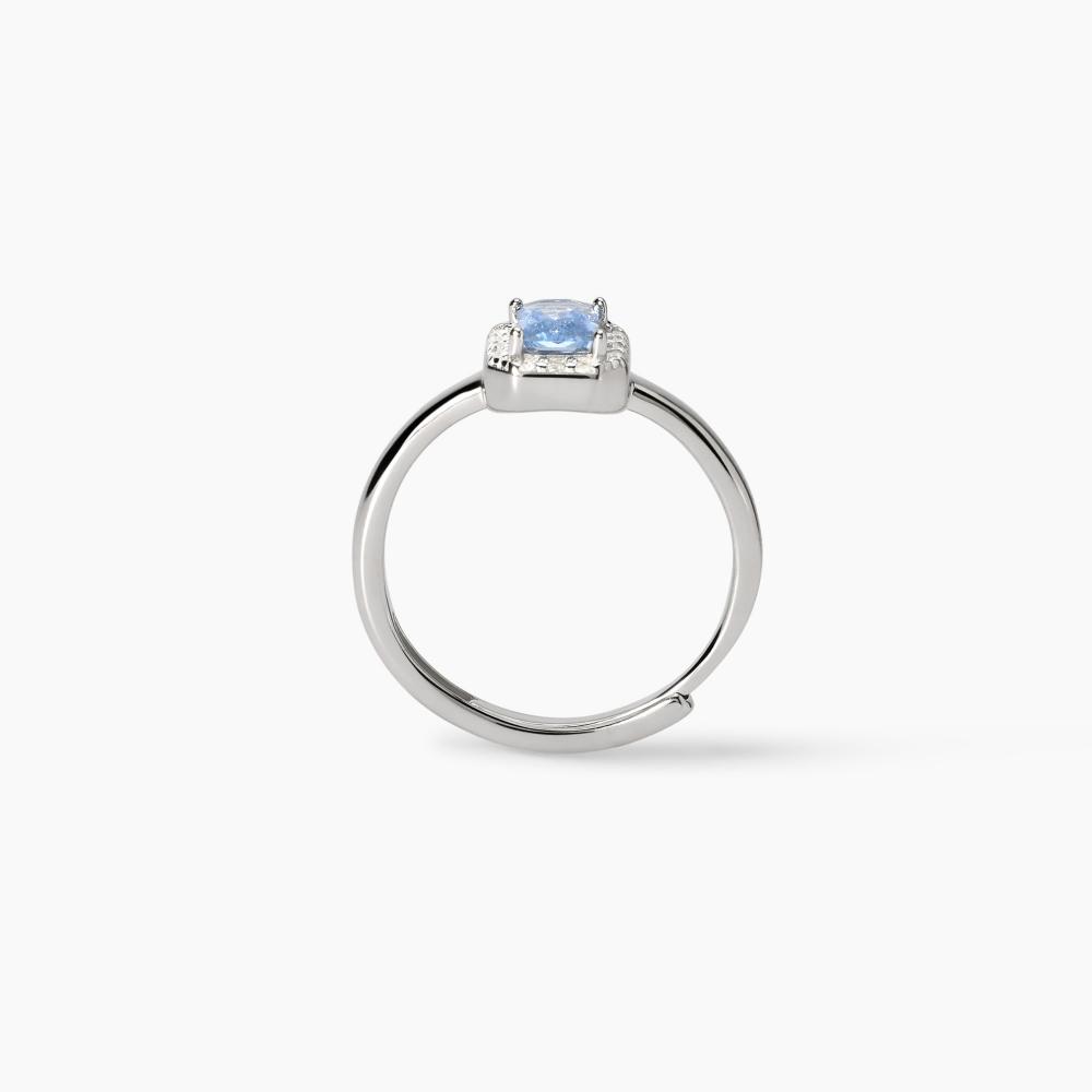 Anello con acquamarina sintetica